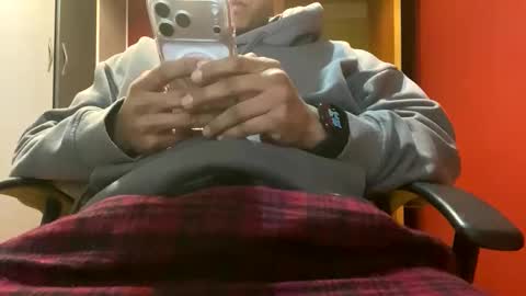 Snapshot of strikemen20 chatting on 11/21/25, 05:33 juan online show from 11/21/25, 05:33