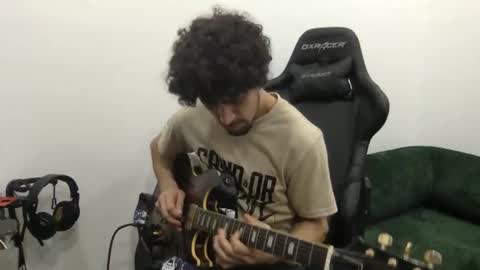 Snapshot of stringin69 chatting on 11/30/25, 08:13 stringin69 online show from 11/30/25, 08:13