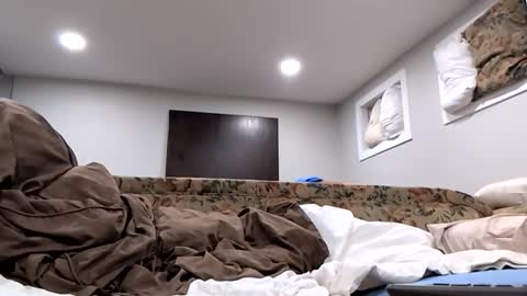 Cumallcumnow online show from 04/03/26, 04:32