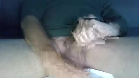 Snapshot of strokes_for_you chatting on 10/13/25, 01:38 strokes_for_you online show from 10/13/25, 01:38