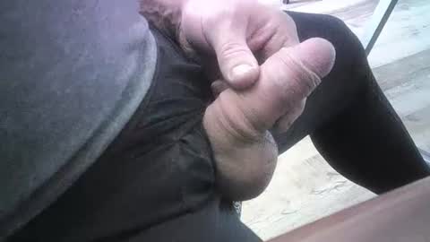 Snapshot of strokin8219621 chatting on 01/22/25, 06:20 Strokin online show from 01/22/25, 06:20