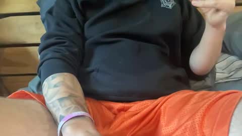 Snapshot of stroking33again chatting on 10/02/25, 02:13 stroking33again online show from 10/02/25, 02:13