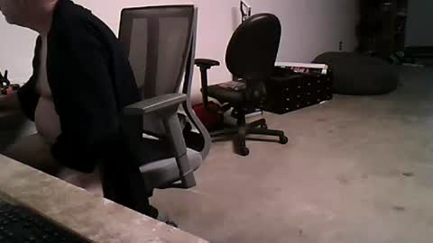 Snapshot of strokingdragon48 chatting on 09/16/25, 03:02 strokingdragon48 online show from 09/16/25, 03:02