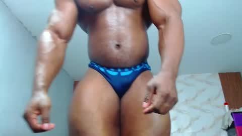 Snapshot of strong_george1 chatting on 01/25/25, 12:17 strong_george1 online show from 01/25/25, 12:17