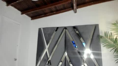 Alexa   online show from 12/04/25, 10:46