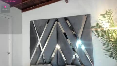 Alexa   online show from 12/19/25, 10:44