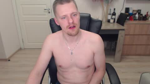 strong_guy_xxx online show from 11/25/25, 03:34