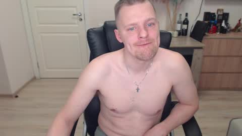 strong_guy_xxx online show from 12/17/25, 01:06