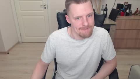 strong_guy_xxx online show from 01/12/26, 05:56