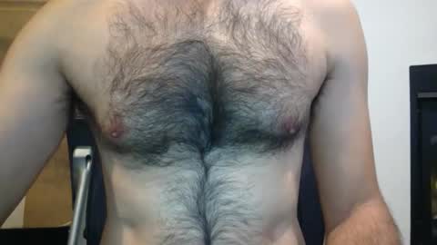 Snapshot of strongandmanly chatting on 01/07/25, 01:38 Strongandmanly online show from 01/07/25, 01:38