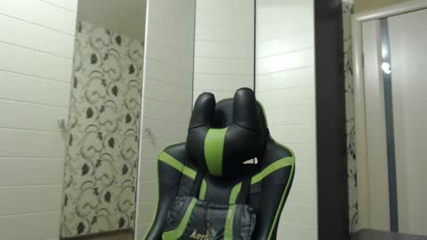 Alex online show from 02/08/25, 02:49