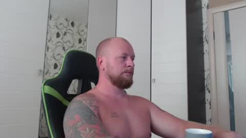 Snapshot of strongass18 chatting on 07/19/26, 11:03 Alex online show from 07/19/26, 11:03
