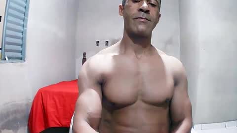 Snapshot of strongdaddyfantastic chatting on 05/27/26, 05:26 strongdaddyfantastic online show from 05/27/26, 05:26