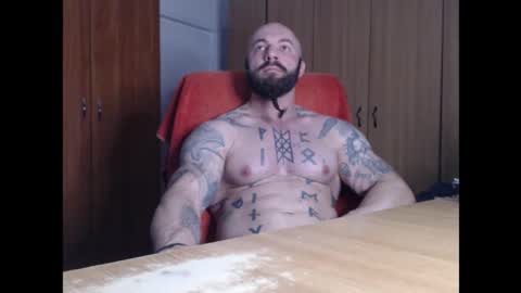 Snapshot of strongivan chatting on 11/16/25, 05:35 StrongIvan online show from 11/16/25, 05:35