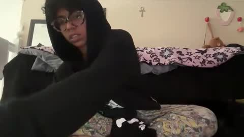 Snapshot of strrwberry chatting on 10/29/25, 05:14 strrwberry online show from 10/29/25, 05:14