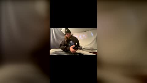 strumie3534336684 online show from 11/27/25, 05:15