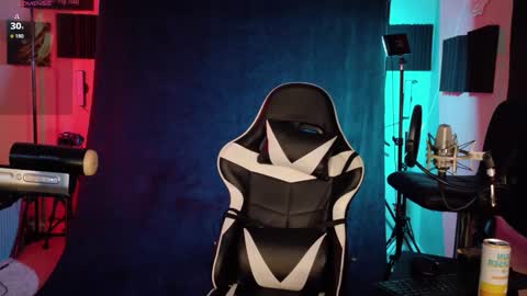 Snapshot of studforyouall chatting on 11/06/25, 01:28 Ryan Long online show from 11/06/25, 01:28