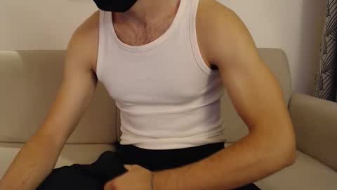 Snapshot of studfromparis chatting on 11/19/25, 06:41 Stud From Paris online show from 11/19/25, 06:41