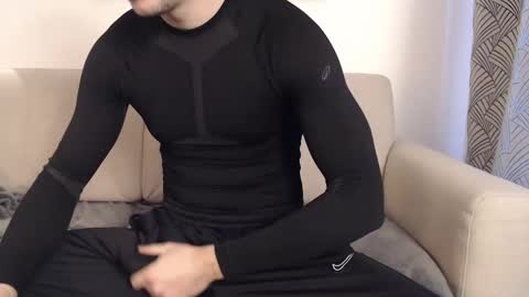 Stud From Paris online show from 02/10/26, 11:36