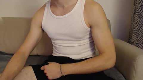 Stud From Paris online show from 04/04/26, 08:50