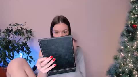 Mary online show from 12/28/24, 07:33