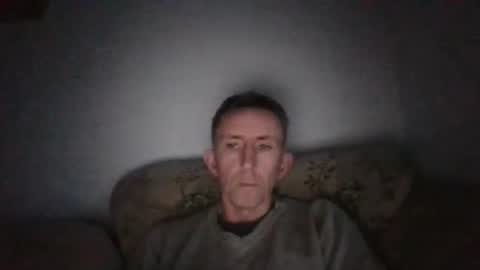 Snapshot of stuuuey73 chatting on 12/27/24, 04:10 stuuuey73 online show from 12/27/24, 04:10