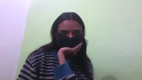 Snapshot of stylish0000008 chatting on 12/13/24, 12:50 Indian Couple online show from 12/13/24, 12:50