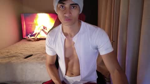 stylish man online show from 03/31/26, 11:54