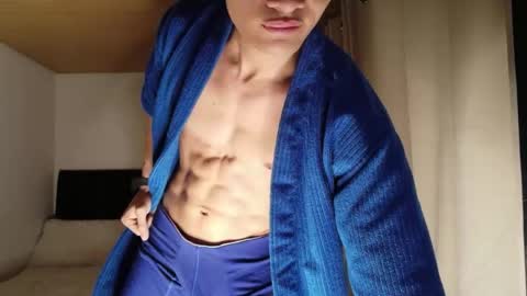 stylish man online show from 04/05/26, 12:46