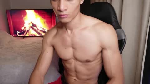 stylish man online show from 04/14/26, 01:39