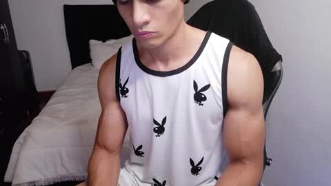 stylish man online show from 05/30/26, 09:34