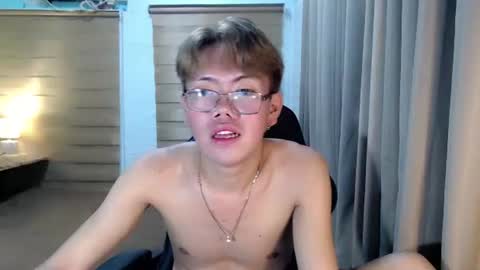 Su-jin online show from 04/14/26, 12:11