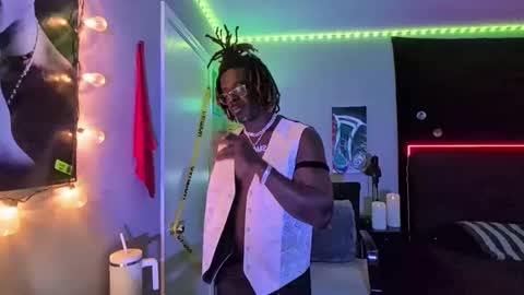 Hot Chocolate online show from 11/18/25, 06:51