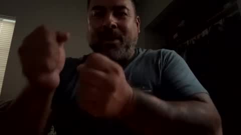 Snapshot of suavecito67 chatting on 09/10/25, 02:00 suavecito67 online show from 09/10/25, 02:00