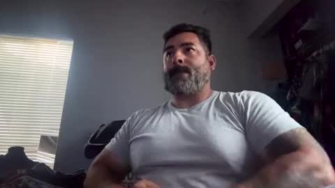 Snapshot of suavecito67 chatting on 09/26/25, 01:42 suavecito67 online show from 09/26/25, 01:42