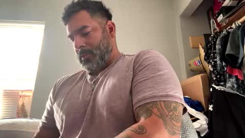 Snapshot of suavecito67 chatting on 10/18/25, 04:30 suavecito67 online show from 10/18/25, 04:30