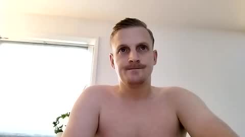 Snapshot of subforserve chatting on 11/10/25, 11:31 subforserve online show from 11/10/25, 11:31