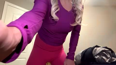 Sissy Isabella online show from 12/04/25, 06:12
