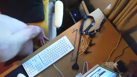 submissive1234567 online show from 11/29/25, 11:02