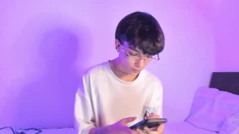 Snapshot of submissive_boyy_ chatting on 12/05/24, 04:01 nico online show from 12/05/24, 04:01