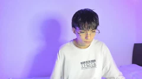 Snapshot of submissive_boyy_ chatting on 12/06/24, 03:33 nico online show from 12/06/24, 03:33