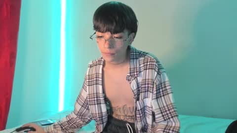 Snapshot of submissive_boyy_ chatting on 12/10/24, 07:22 nico online show from 12/10/24, 07:22