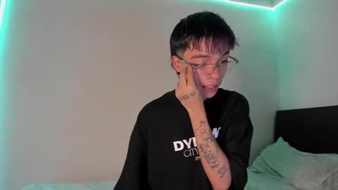 Snapshot of submissive_boyy_ chatting on 01/02/25, 02:57 nico online show from 01/02/25, 02:57