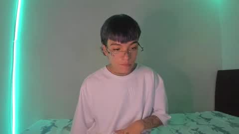 Snapshot of submissive_boyy_ chatting on 01/10/25, 05:56 nico online show from 01/10/25, 05:56