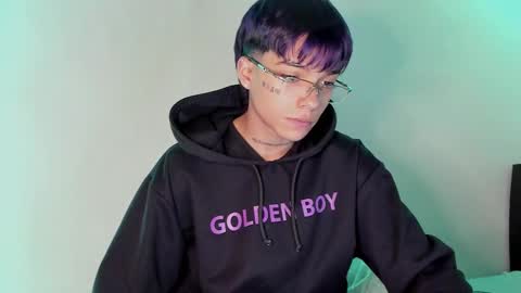 Snapshot of submissive_boyy_ chatting on 02/19/25, 03:27 nico online show from 02/19/25, 03:27