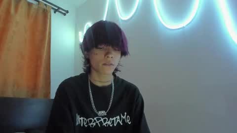 Snapshot of submissive_boyy_ chatting on 12/17/25, 04:57 nico online show from 12/17/25, 04:57