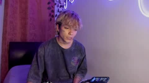Snapshot of submissive_boyy_ chatting on 04/25/26, 07:11 nico online show from 04/25/26, 07:11