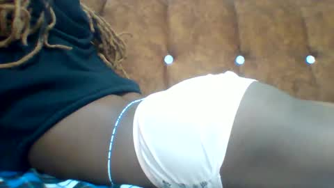 Snapshot of submissive_slut001 chatting on 01/08/25, 02:35 submissive_slut001 online show from 01/08/25, 02:35