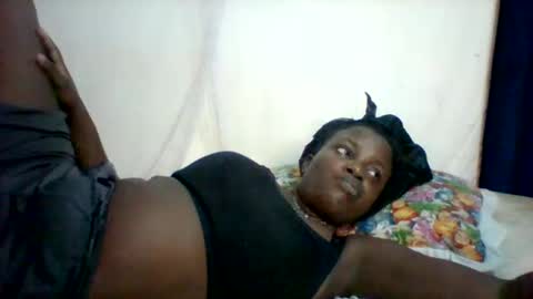 Snapshot of submissive_slut001 chatting on 11/07/25, 09:09 submissive_slut001 online show from 11/07/25, 09:09