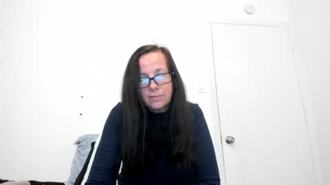 Snapshot of submissivepeachgoddess chatting on 06/14/26, 01:35 Submissie Peach Goddess online show from 06/14/26, 01:35